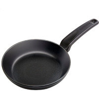 MASTERPAN Non-Stick ILAG Ultimate Everyday Frying Pan with Bakelite handle, 8 , black