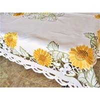 Sinobrite H8710-68x126 68 x 126 in. Sunflower on Cream Fabric Tablecloth