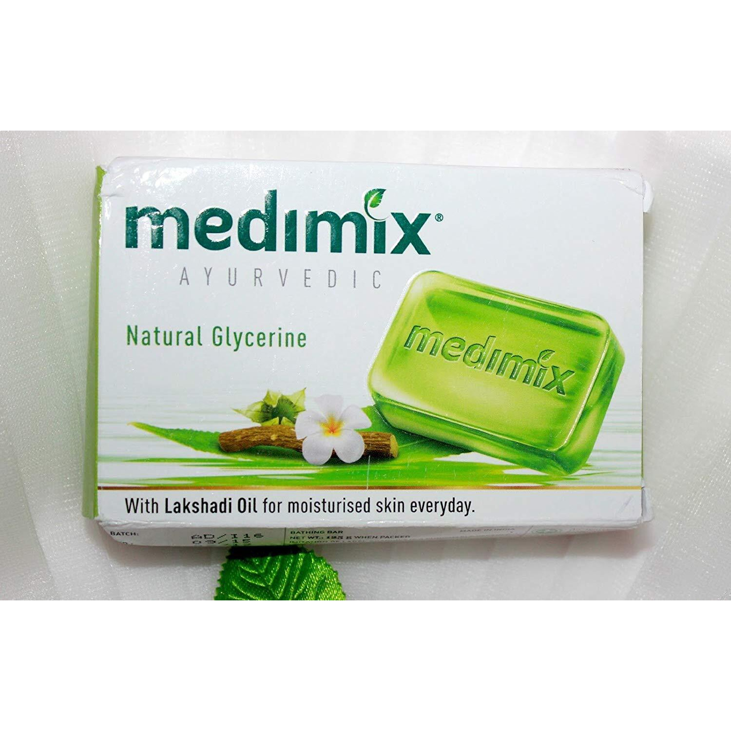 Medimix Herbal Handmade Ayurvedic Soap ith Natural Glycerine With Lakshadi Oil for Dry Skin Pack of 10 (10 x 125 g)