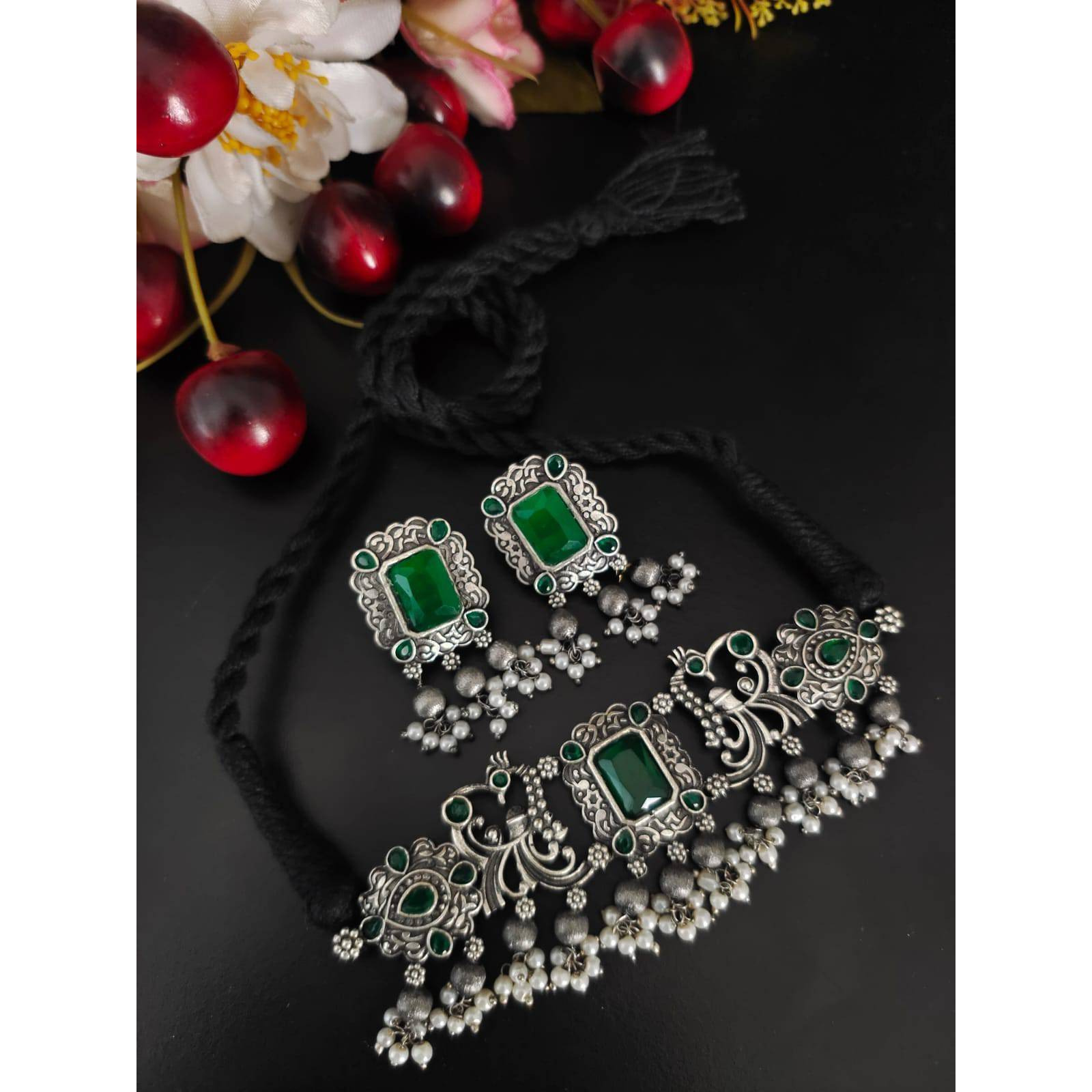 ~Women Love Jewelry as it not only enhances their beauty, but also gives them the social confidence. This Piece of Jewelry will enhance your beauty and compliment your dressJewellery is made of the finest Material and is Plated with High Quality to ensure a Long Lasting Life of the product.~Occasion : Wedding/ Festival / Traditional Functions~Gifting : An Ideal product to be gifted for the one you care in your family or as the Perfect Valentine Love Gift for the One you Love. Anniversary, Birthd