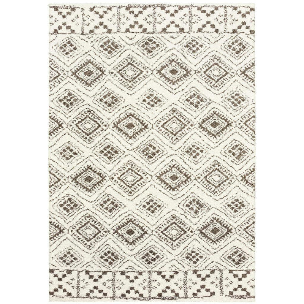 HomeRoots 509907 4 x 6 ft. Ivory & Brown Geometric Shag Power Loom Stain Resistant Rectangle Area Rug