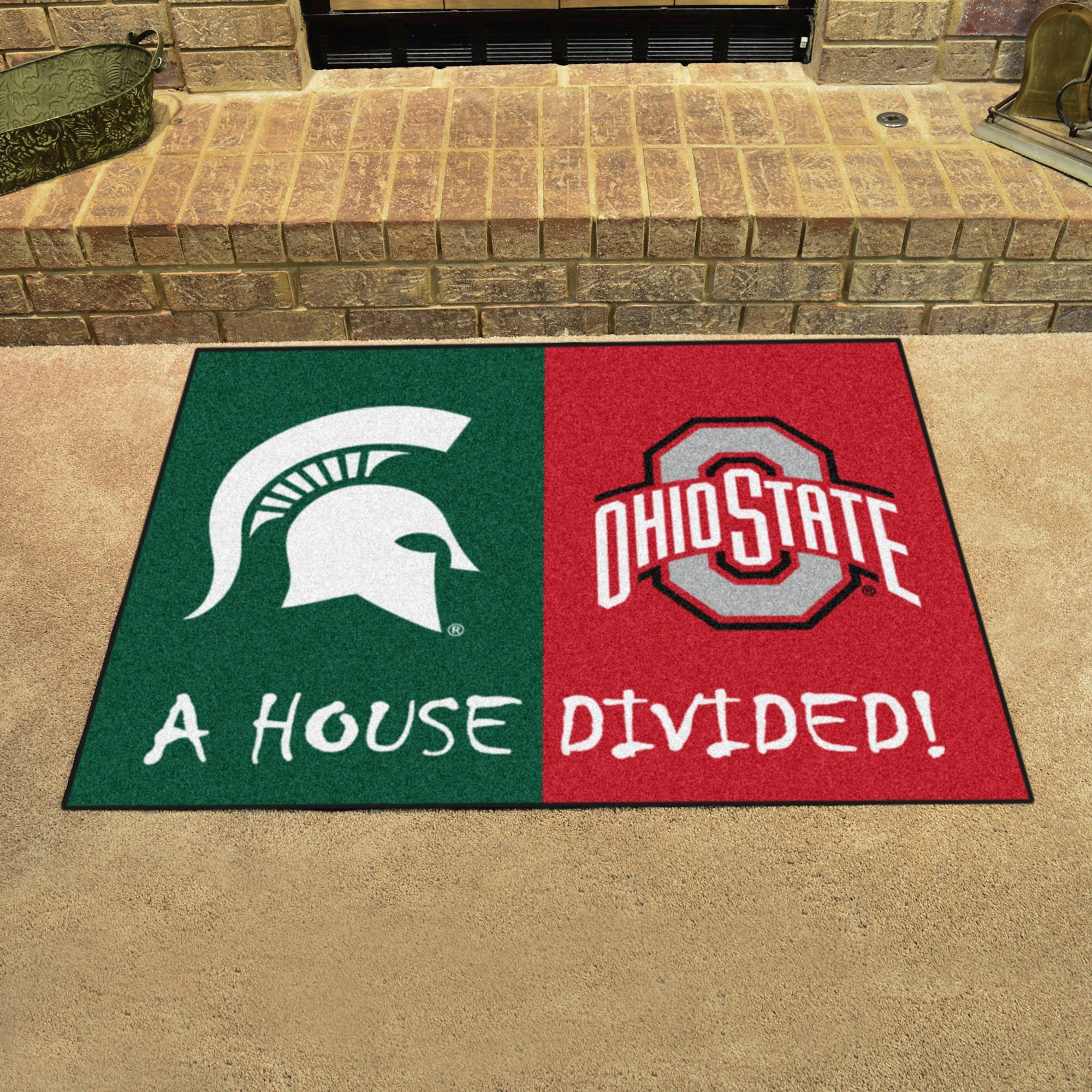 FANMATS 22316 Michigan State / Ohio State House Divided Rug - 34 in. x 42.5 in.