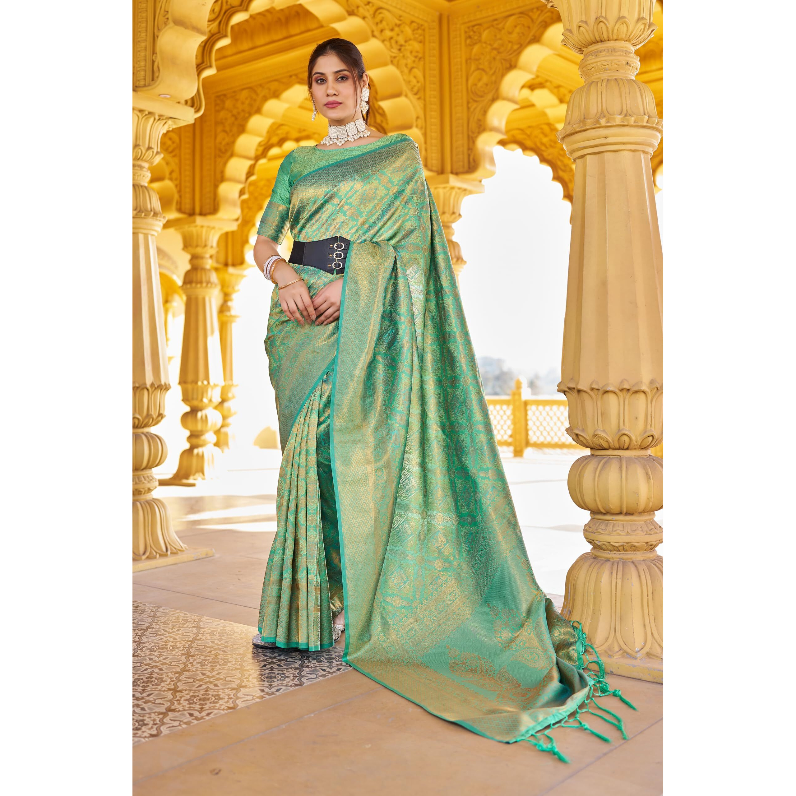 SWORNOF Womens Kanjivaram Banarasi Silk Patola Woven Design Saree With Unstitched Blouse Piece (GREEN)