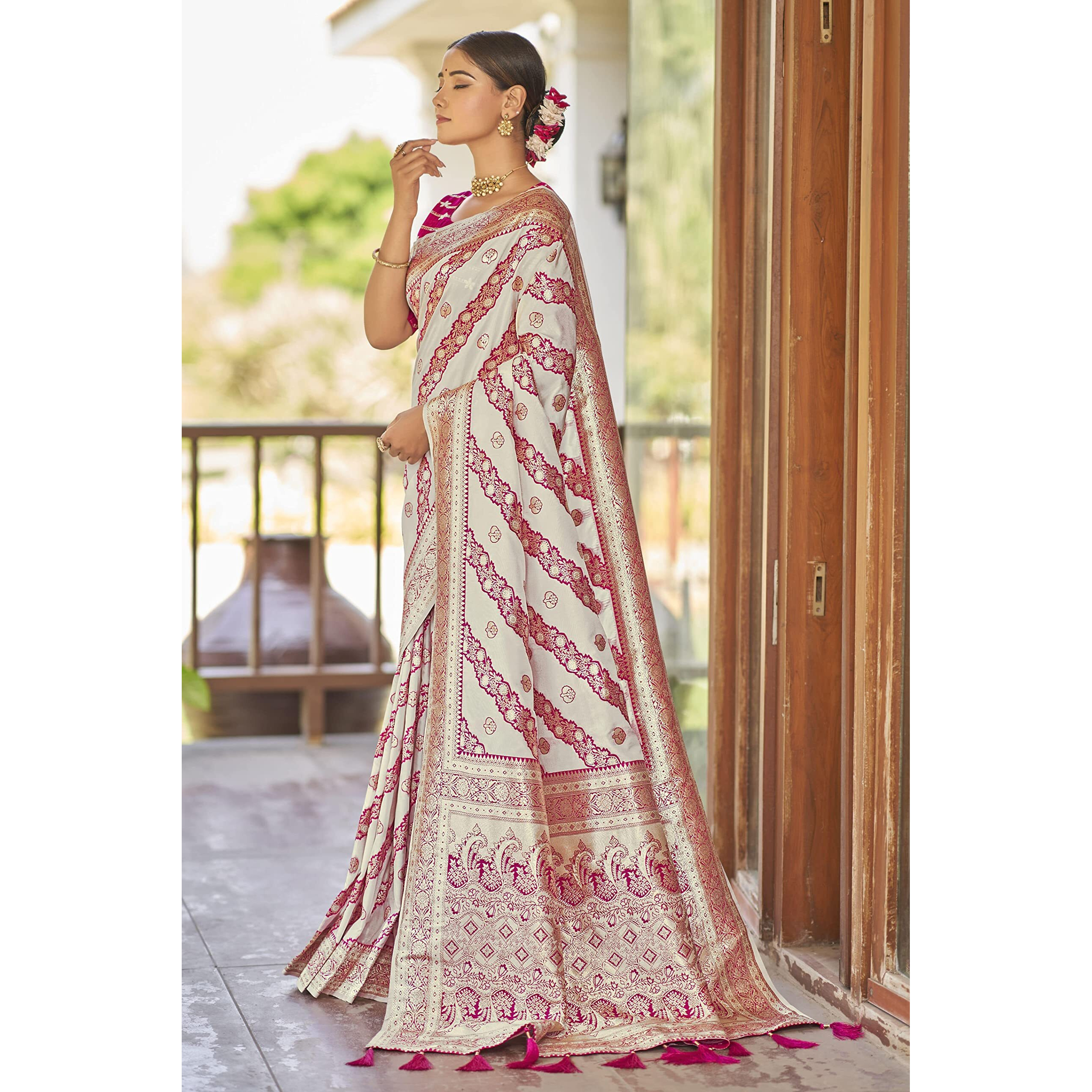 MANOHARI Most Trendy Banarasi Silk Woven Pattern Jacquard Work Saree for Women_MN1725