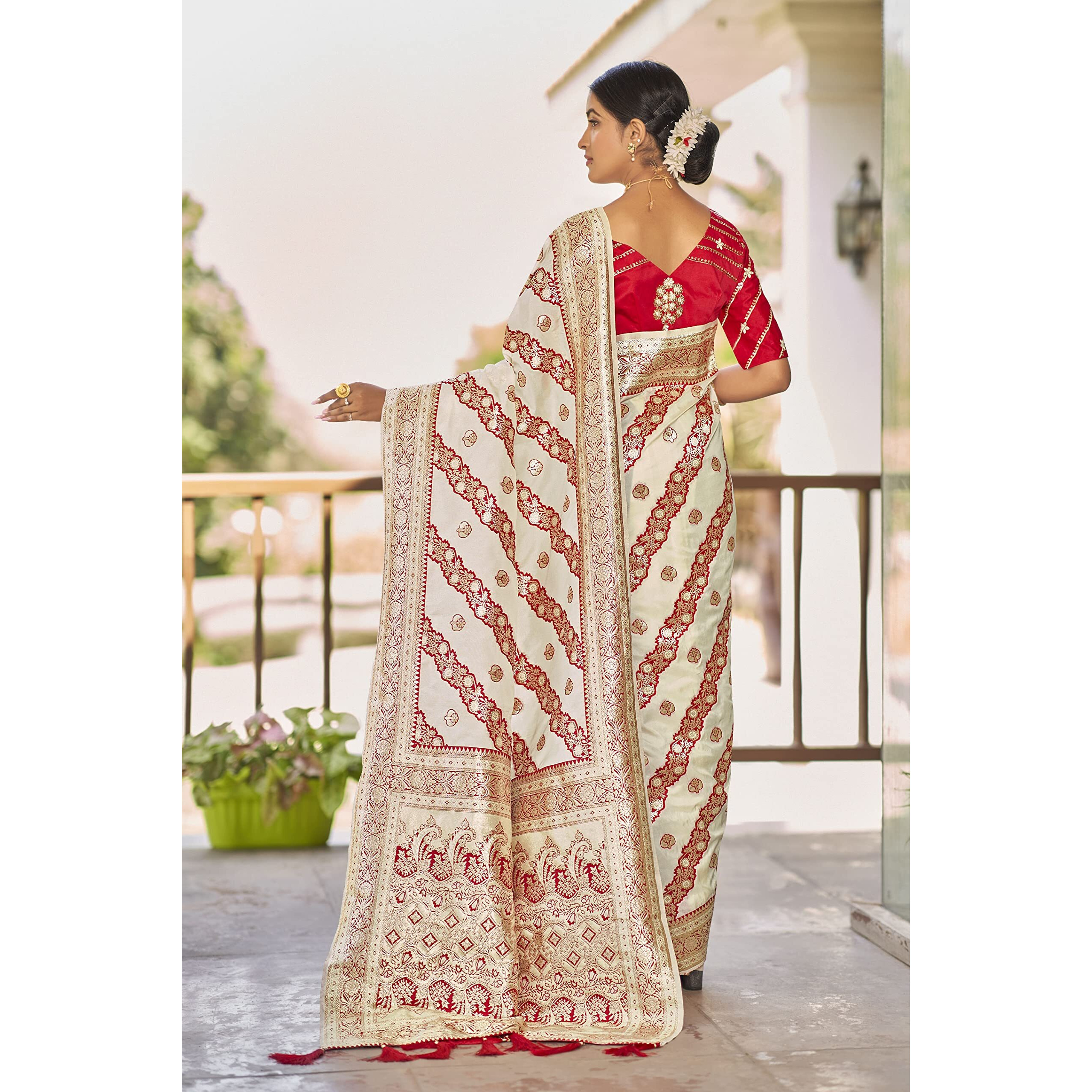 MANOHARI Most Trendy Banarasi Silk Woven Pattern Jacquard Work Saree for Women_MN1728