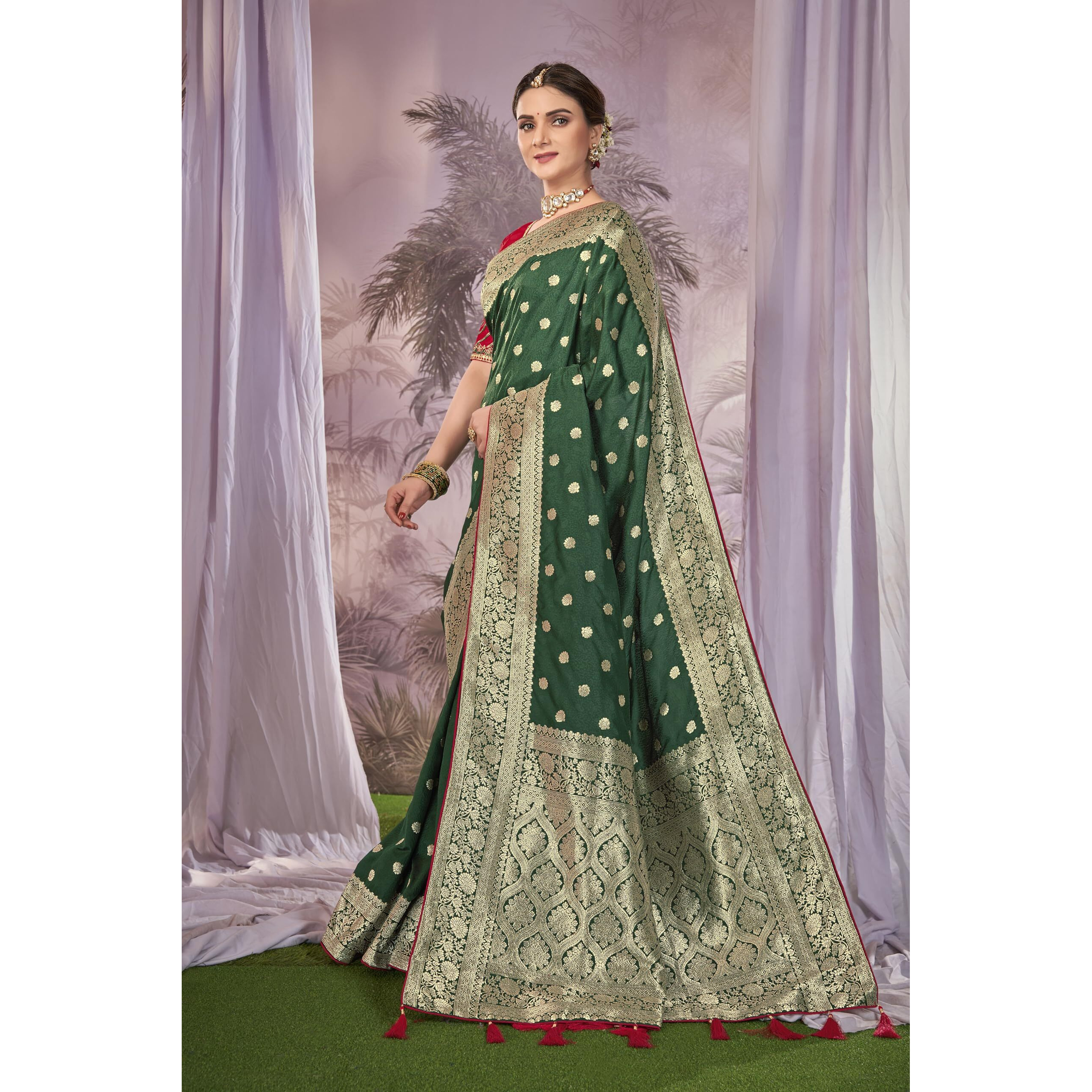 MANOHARI Banarasi Silk Woven Saree With Heavy Embroidery Blouse Piece_Mn1902 - Women, Green