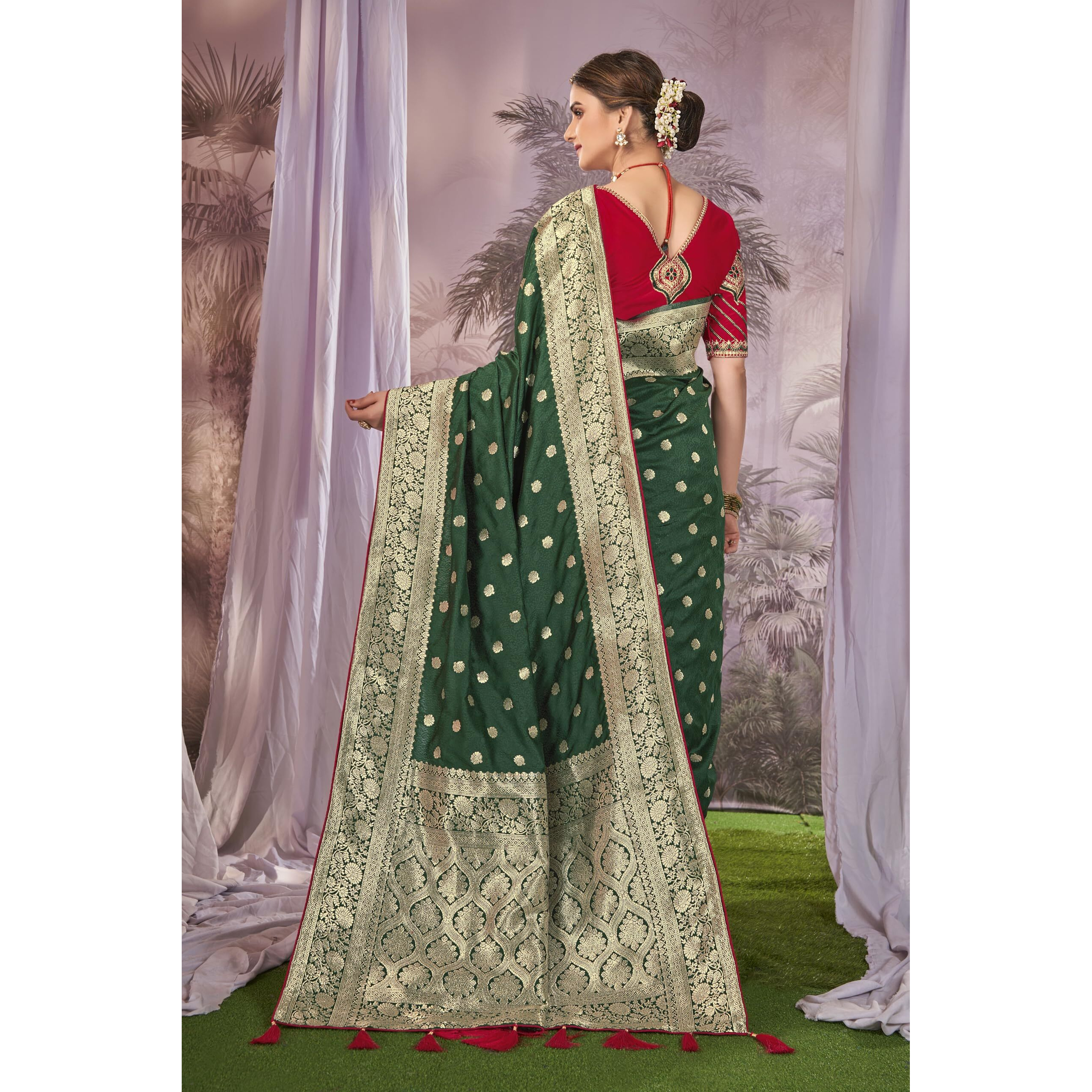 MANOHARI Banarasi Silk Woven Saree With Heavy Embroidery Blouse Piece_Mn1902 - Women, Green