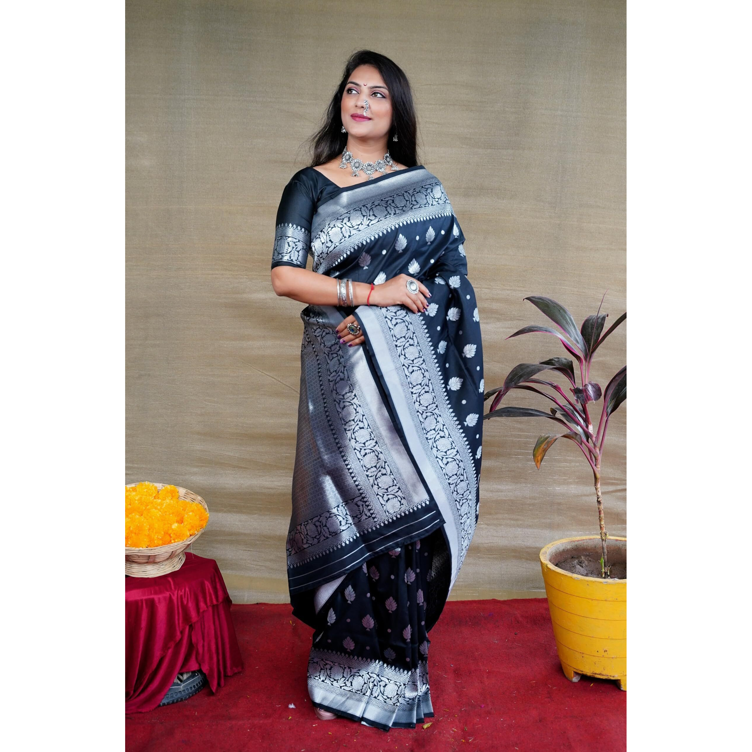 AMIRAT Womens Banarasi Pure Soft Silk Handloom Saree Pure Silver Zari With Blouse Piece (Black)