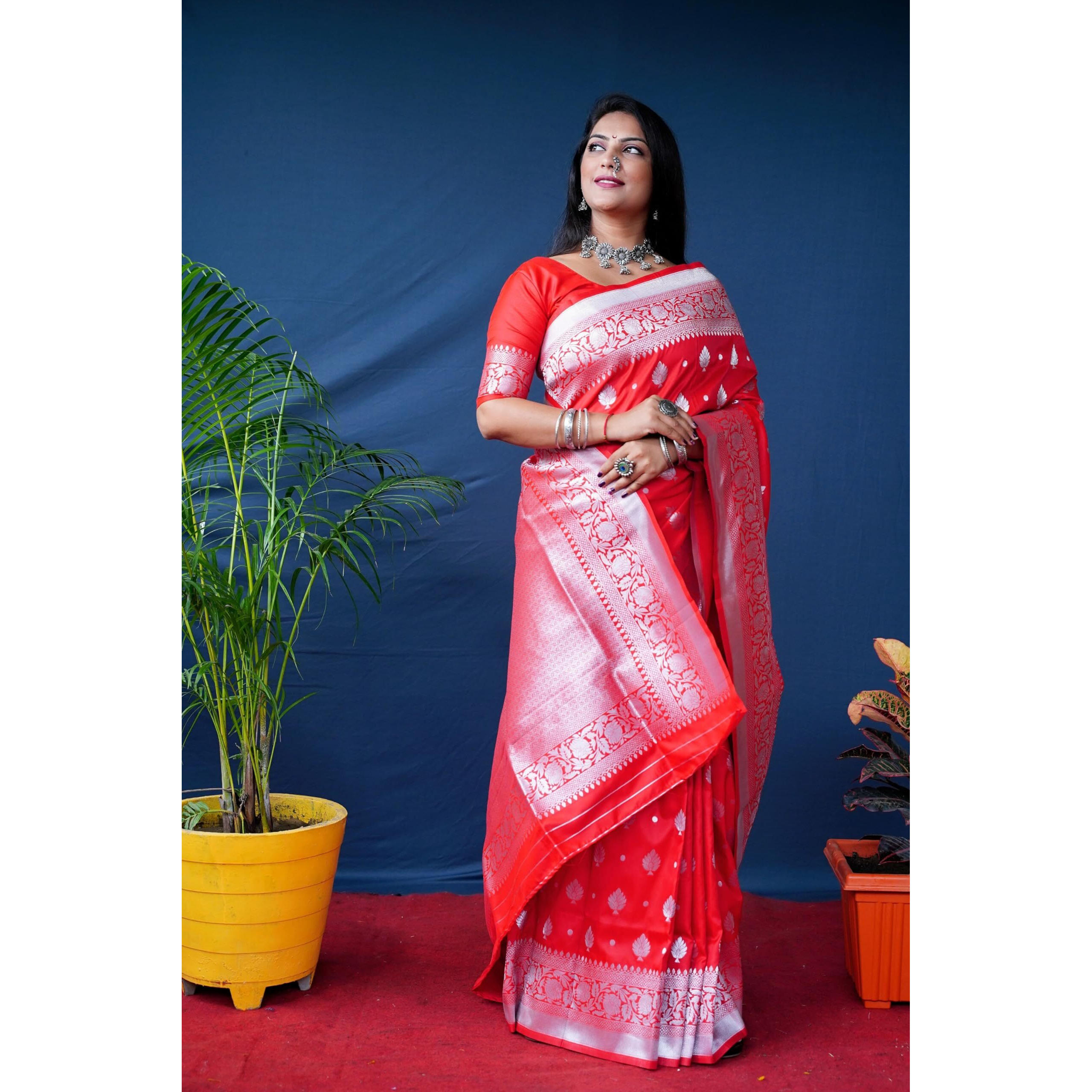 AMIRAT Womens Banarasi Pure Soft Silk Handloom Saree Pure Silver Zari With Blouse Piece (Red)