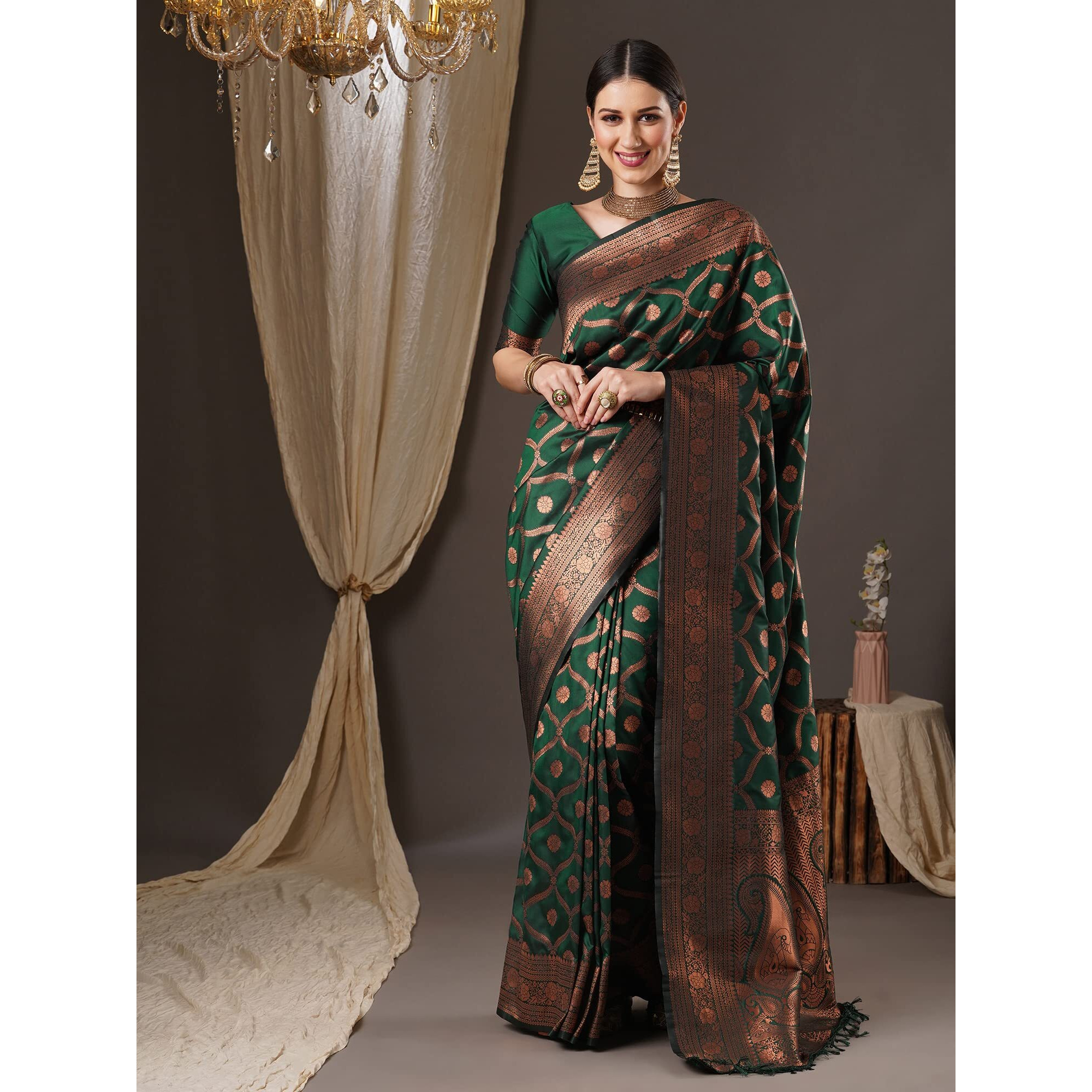 AKHILAM Womens Floral Silk Blend Woven Design Saree With Unstitched Blouse Piece (Green_13PAKHI1410)