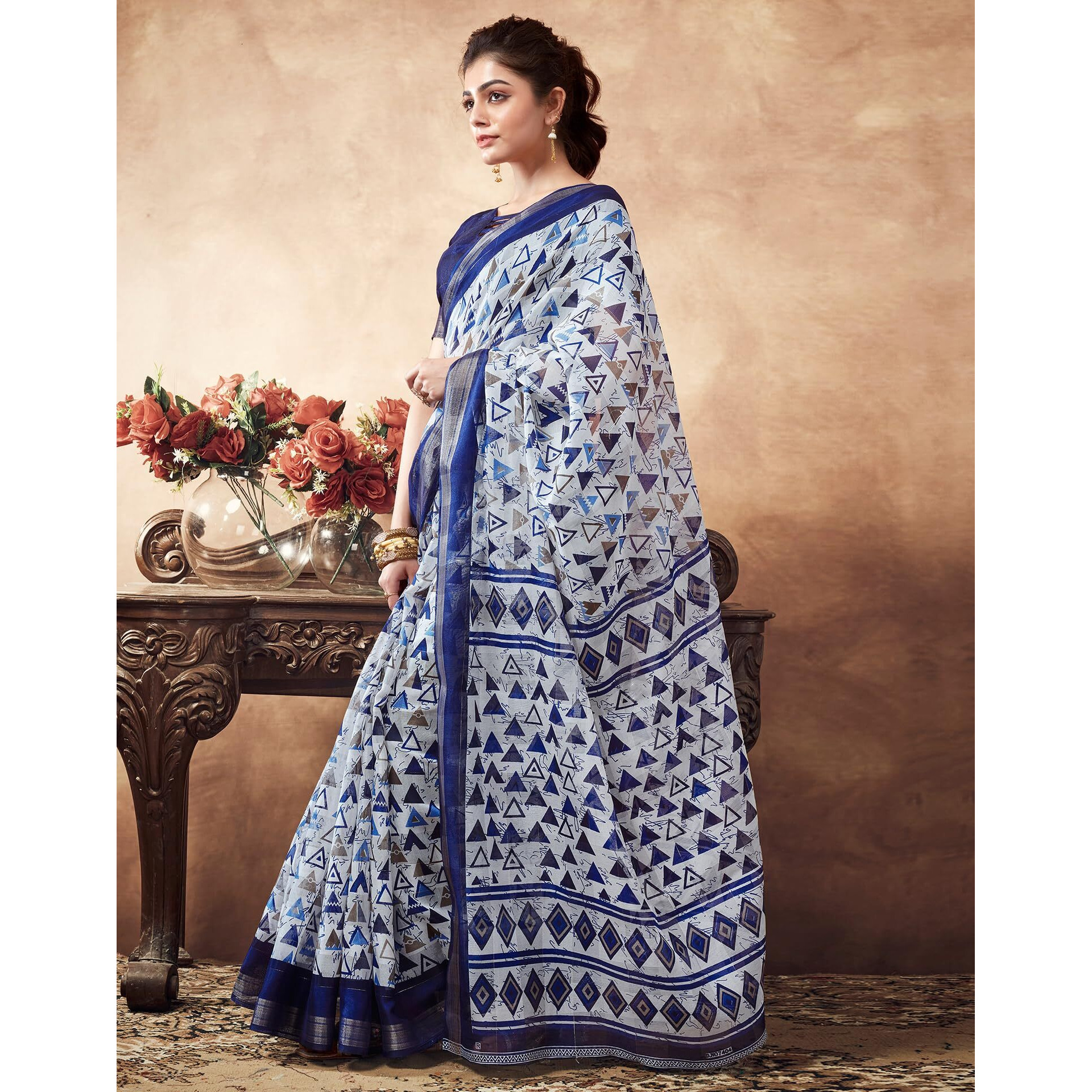 SIRIL Womens Cotton Geometric Printed Saree With Unstitched Blouse Piece (3467S1112_Blue)