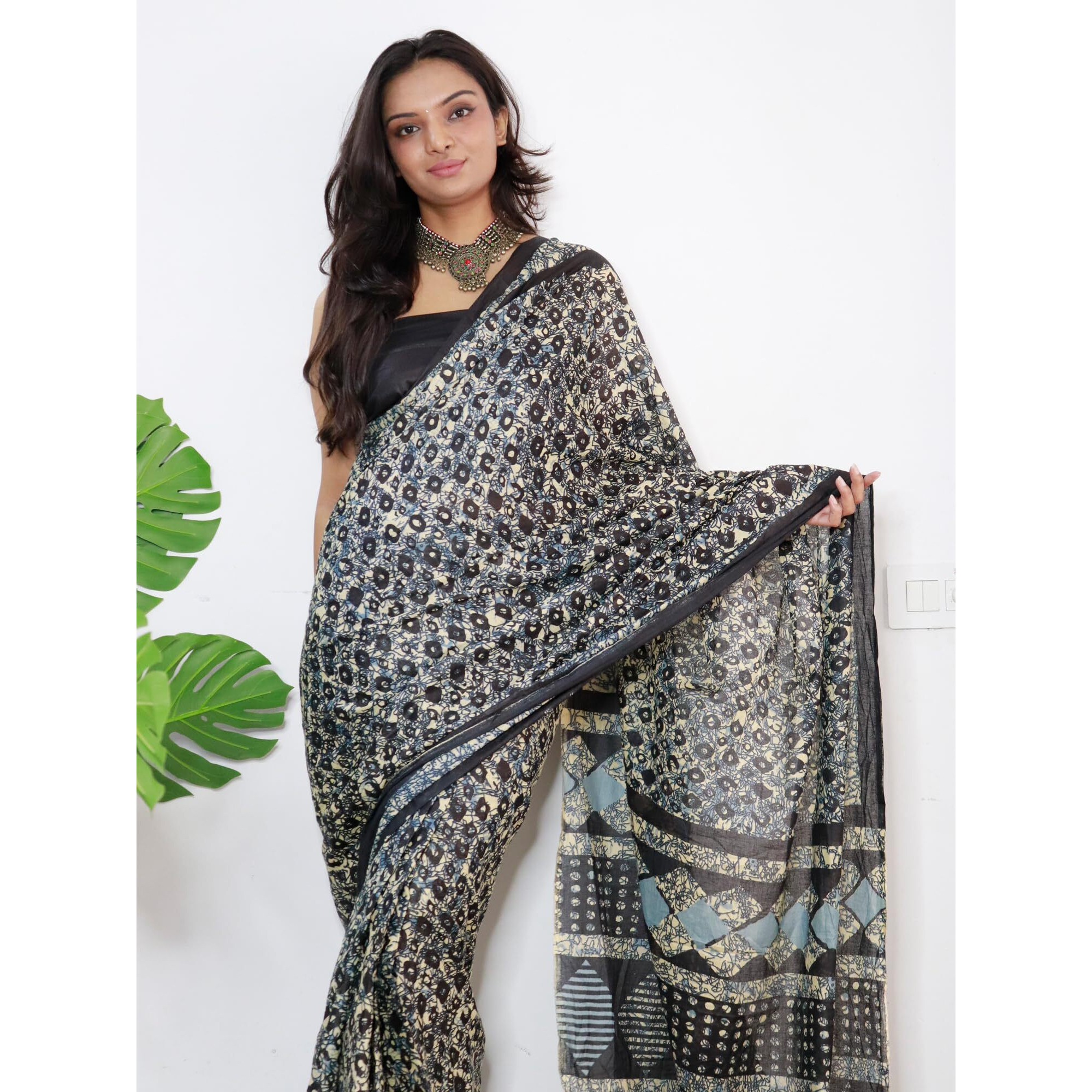 AKHILAM Womens Dabu Printed Pure Cotton Ready To Wear one Minute Saree With Unstitched Blouse Piece (Black_RTWMINAXI7007_SMC)