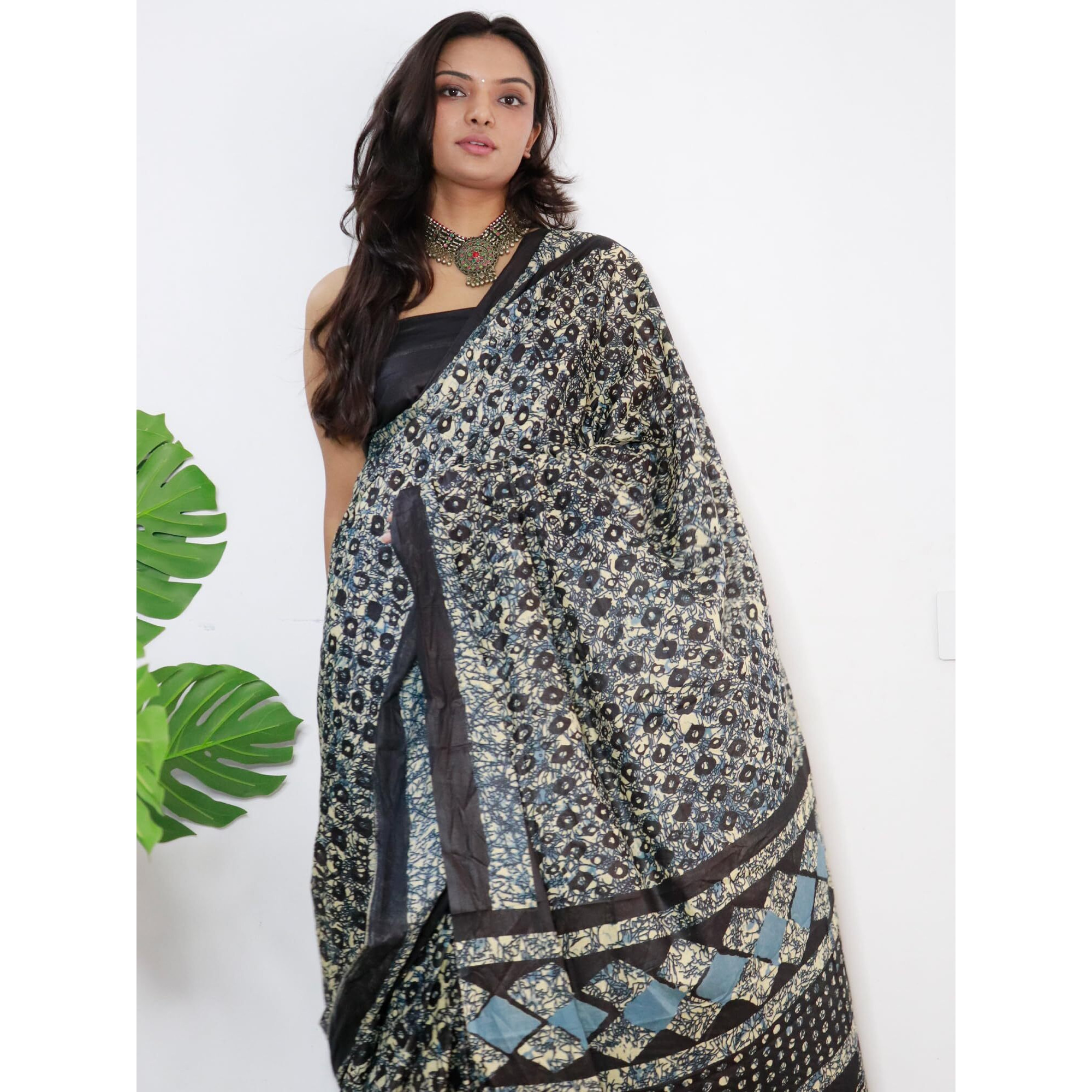 AKHILAM Womens Dabu Printed Pure Cotton Ready To Wear one Minute Saree With Unstitched Blouse Piece (Black_RTWMINAXI7007_SMC)