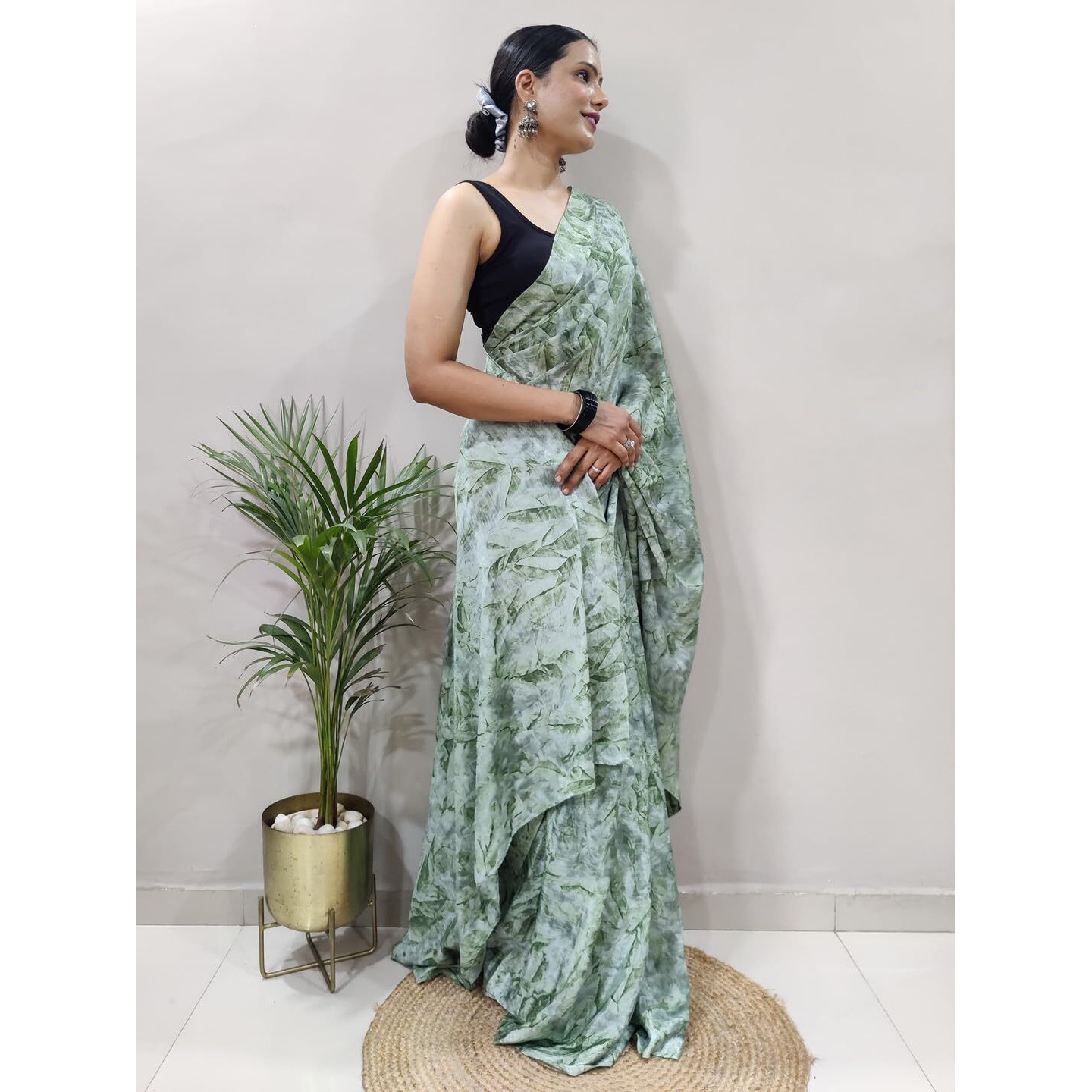 AKHILAM Womens Chiffon Abstract Printed Ready To Wear one Minute Saree With Unstitched Blouse Piece(Green_RTWATRNG1302_CM)