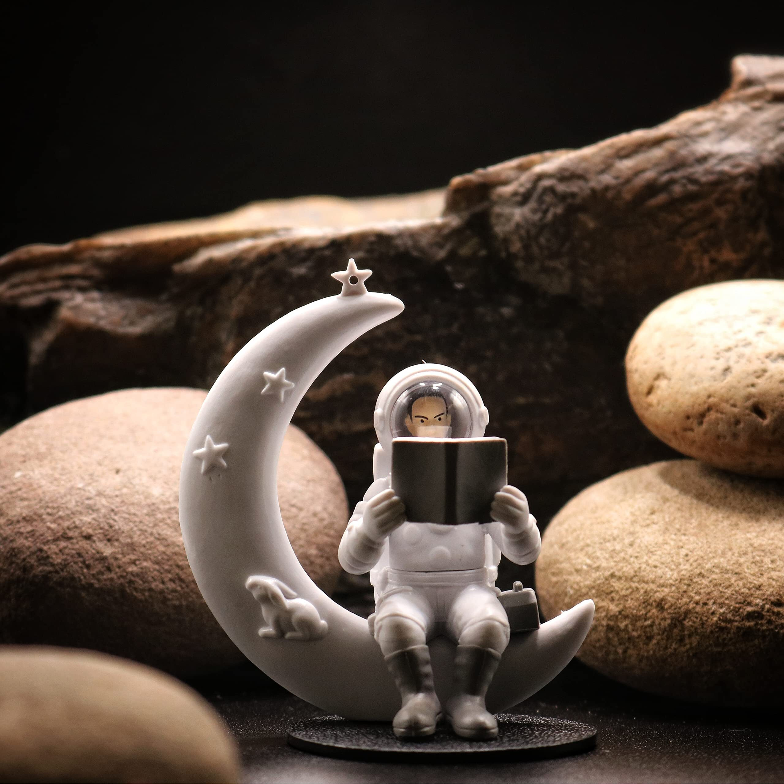 Street27 Astronaut Figurine Showpiece for Home Dcor Idols for Office Desk Table Astronaut Toy for Car Dashboard, Statue for Gift Gifting Items Birthday Decoration (Moonstar Human)