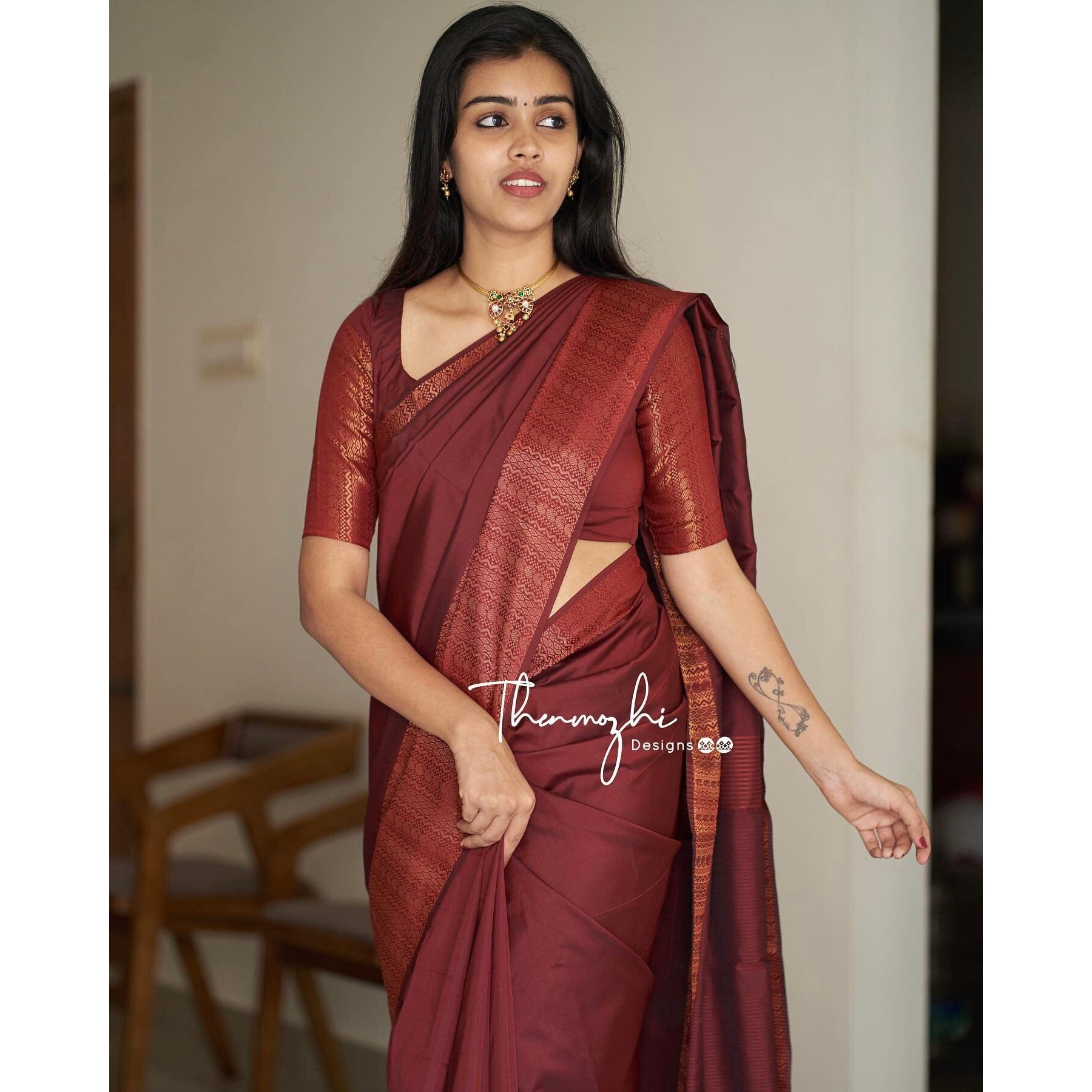 Flosive Womens Present Banarasi Soft Lichi Silk Saree Beautiful Jacquard Rich Pallu Design Work Zari Woven Kanjivaram Silk Style Saree Induja Copper With Soft Lichi Silk Blouse Piece (Maroon)