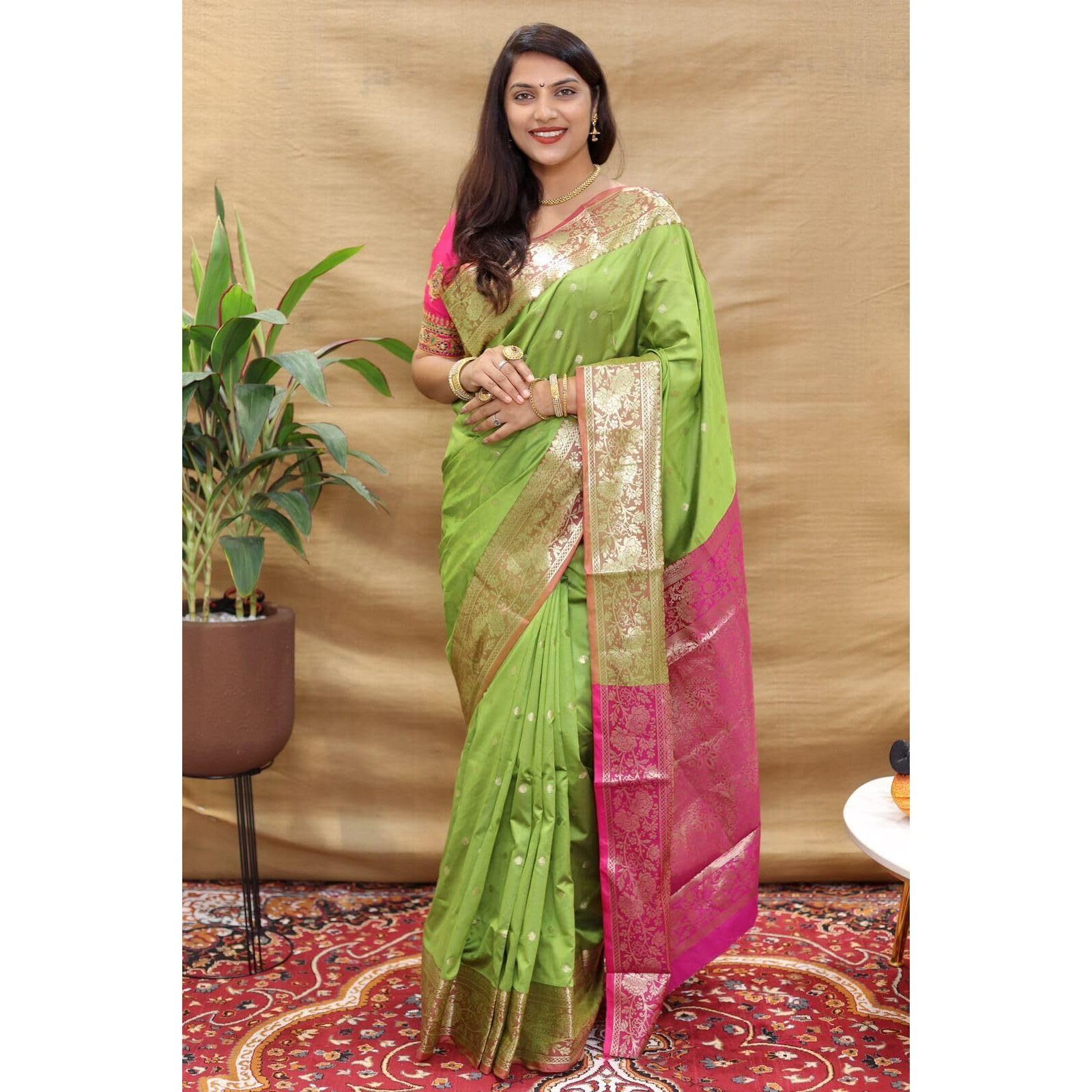 SGF11 Womens Kanjivaram Pure Soft Silk Handloom Saree For Women Pure Golden Zari With Blouse Piece (Light Green)