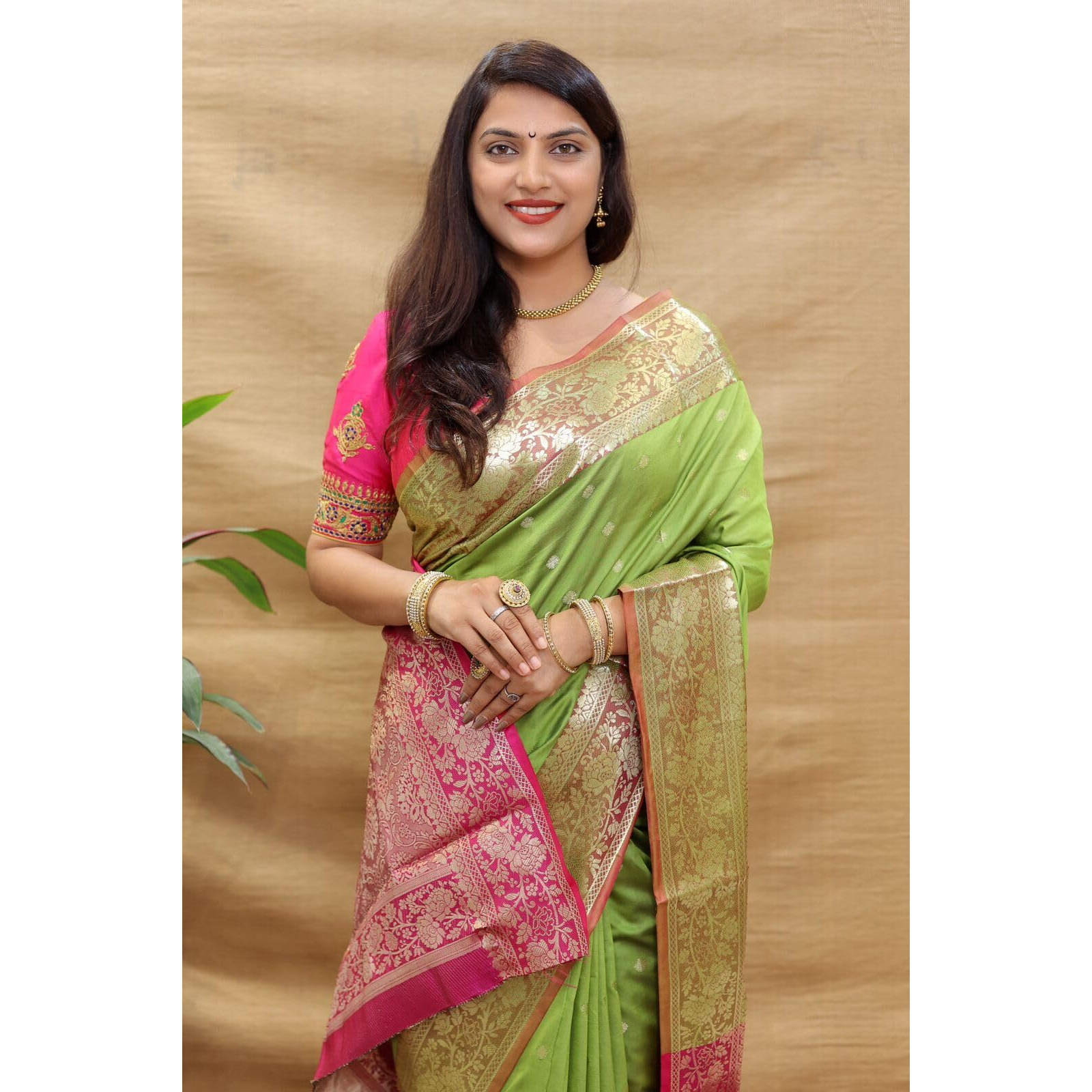 SGF11 Womens Kanjivaram Pure Soft Silk Handloom Saree For Women Pure Golden Zari With Blouse Piece (Light Green)