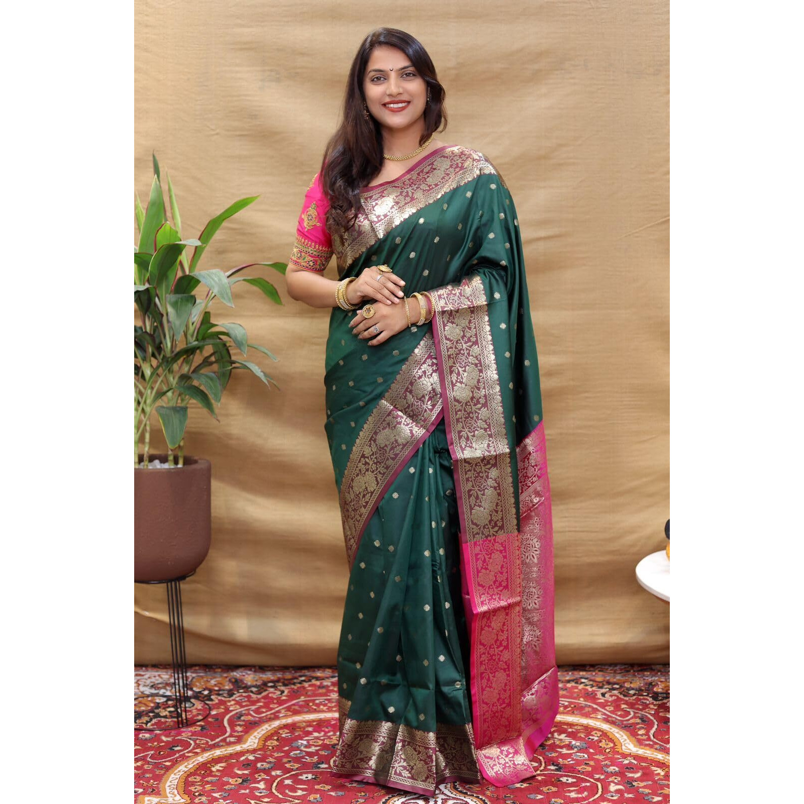 SGF11 Womens Kanjivaram Pure Soft Silk Handloom Saree For Women Pure Golden Zari With Blouse Piece (Dark Green)