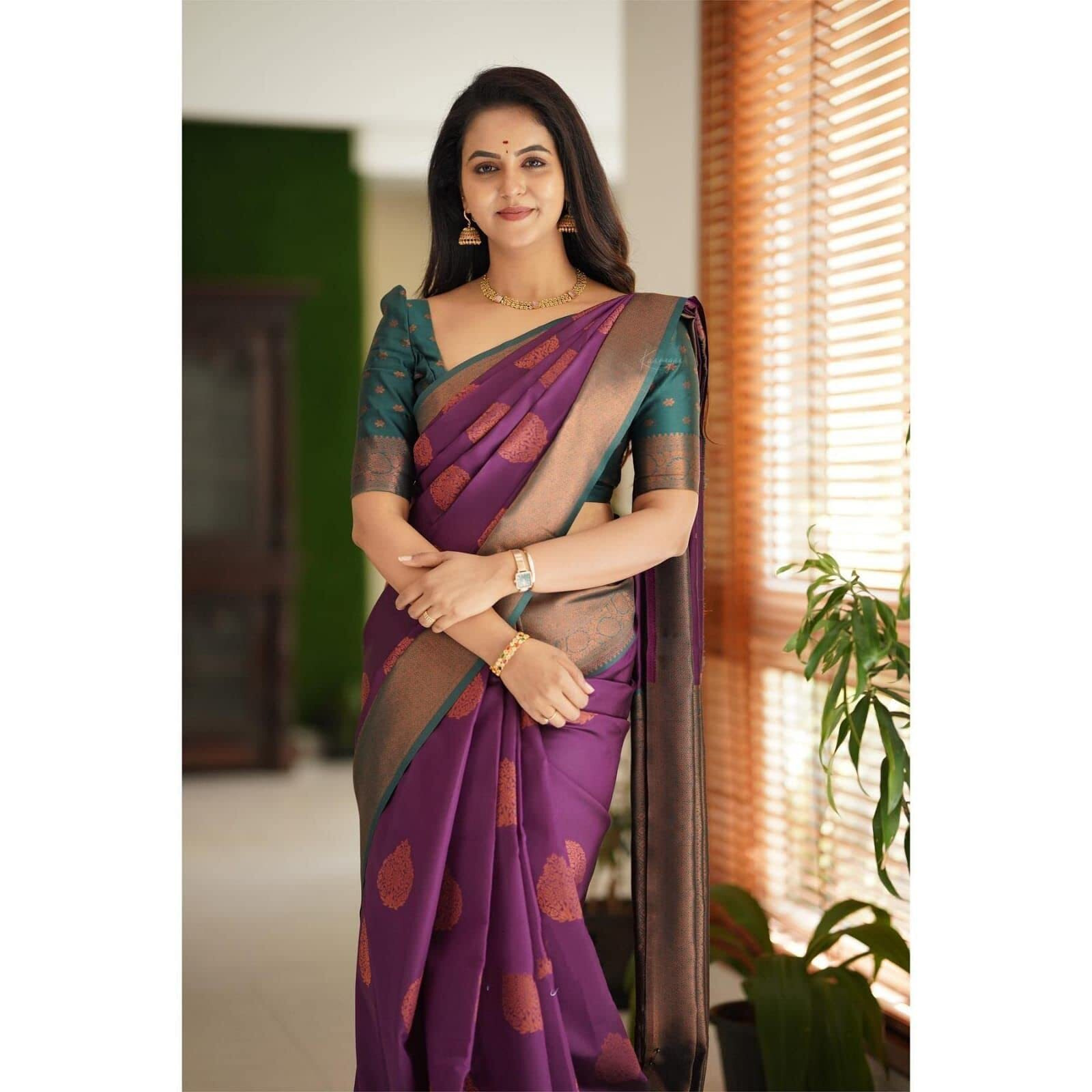 SGF11 Womens Kanjivaram Soft Lichi Silk Saree With Blouse Piece (Purple)