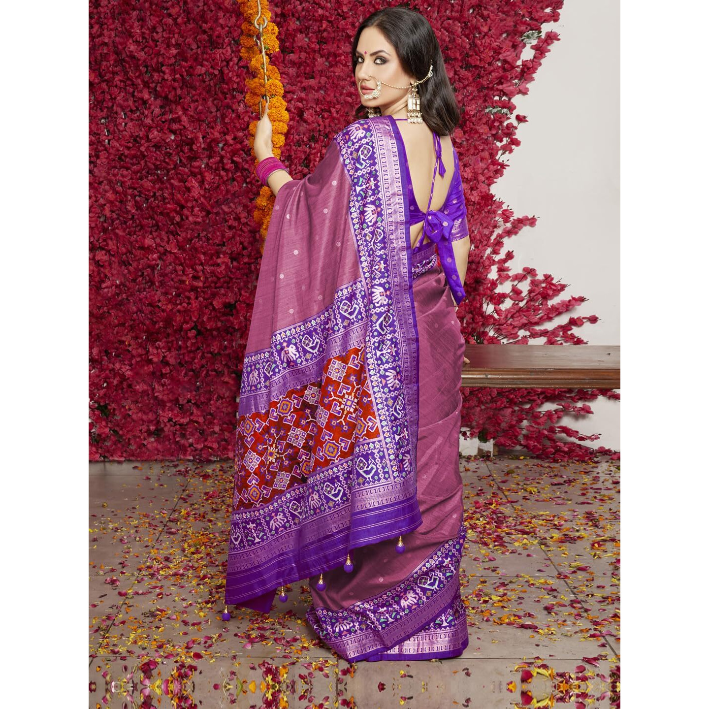 AKHILAM Womens Banarasi silk Animal Print Saree With Unstitched Blouse Piece(Mauve_TRITH10018.)