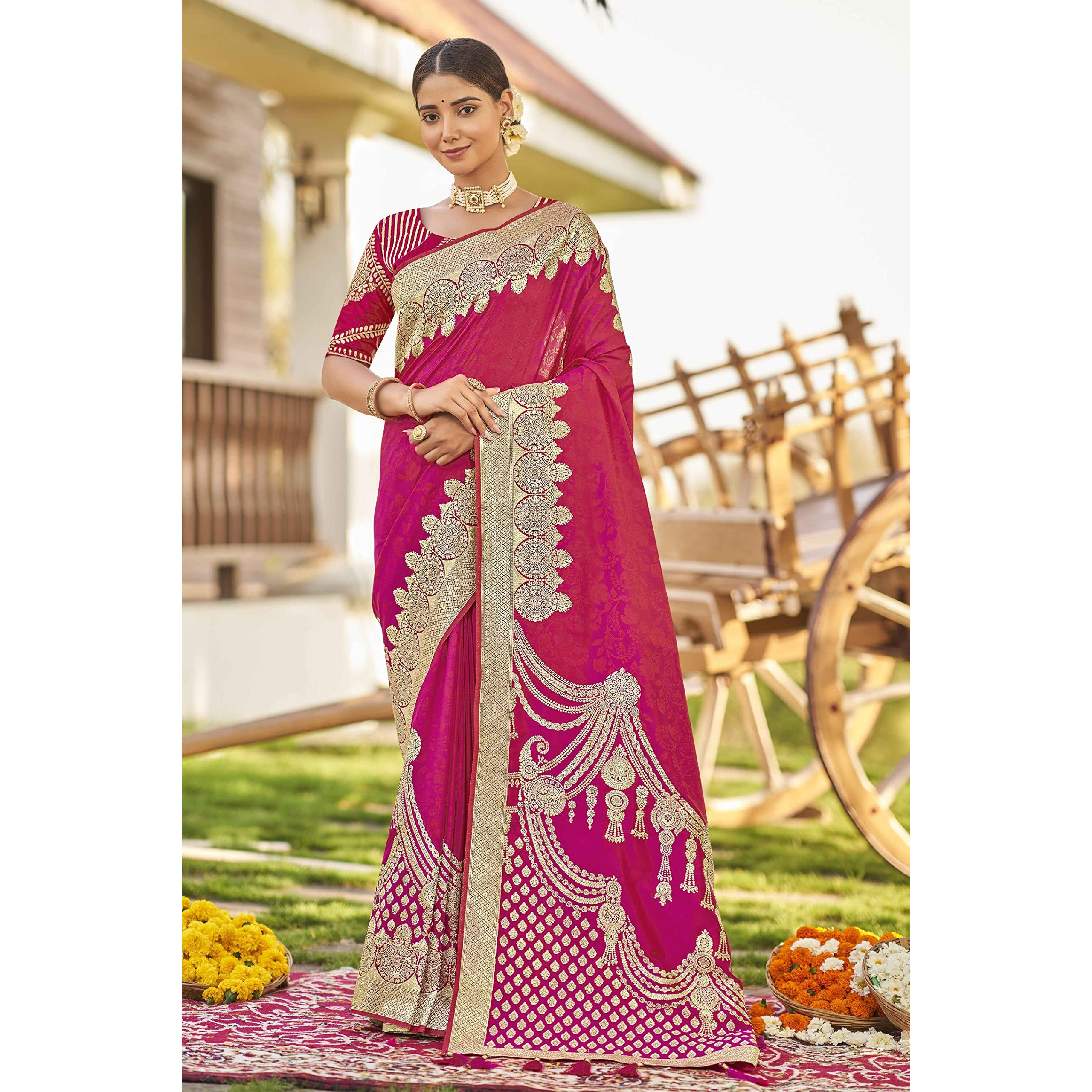 MANOHARI adorable woven pattern Banarasi Silk saree for women with Blouse Piece_MN1748