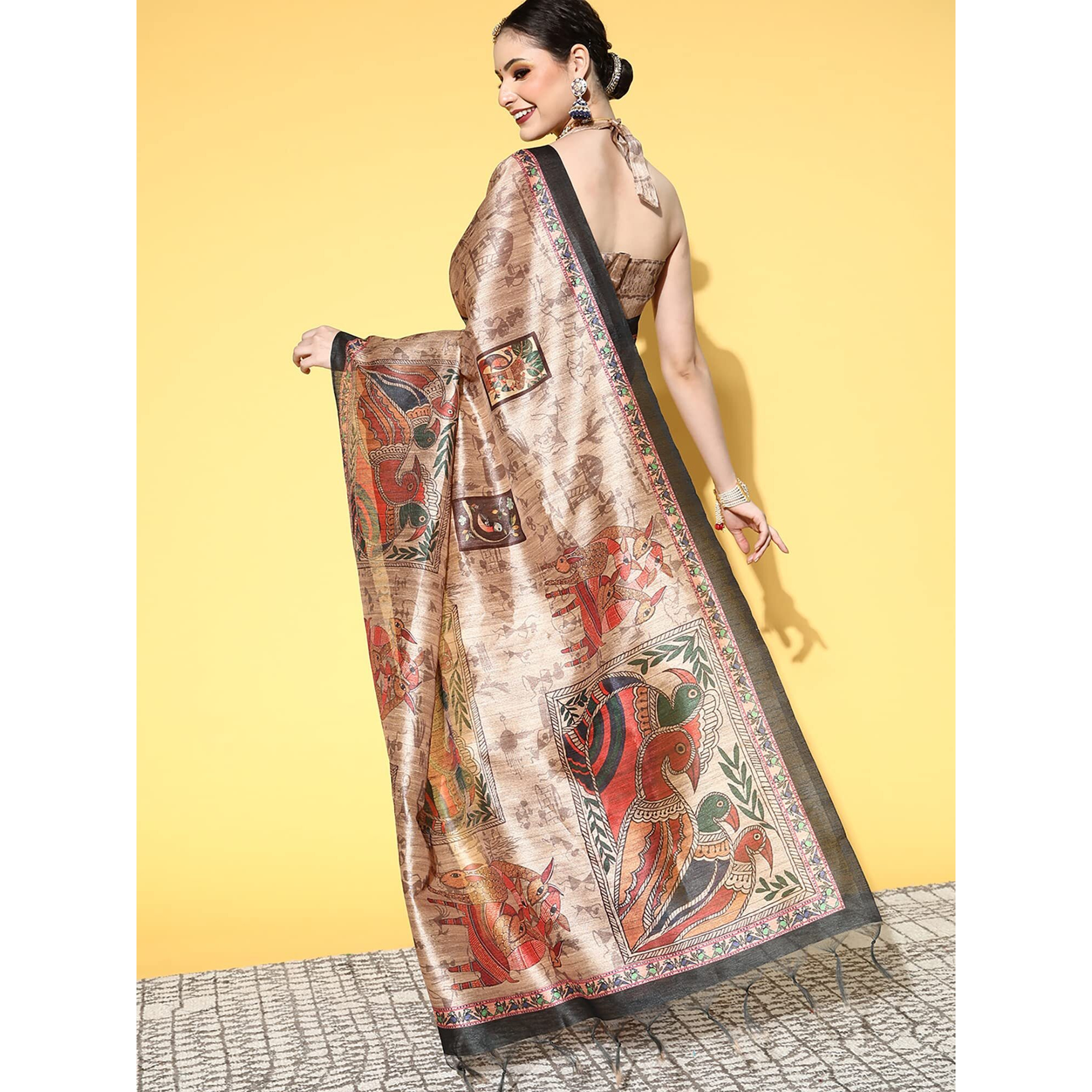 AKHILAM Womens Printed Kalamkari Silk Blend Saree With Unstitched Blouse Piece(Beige_RR0KLMK13B)