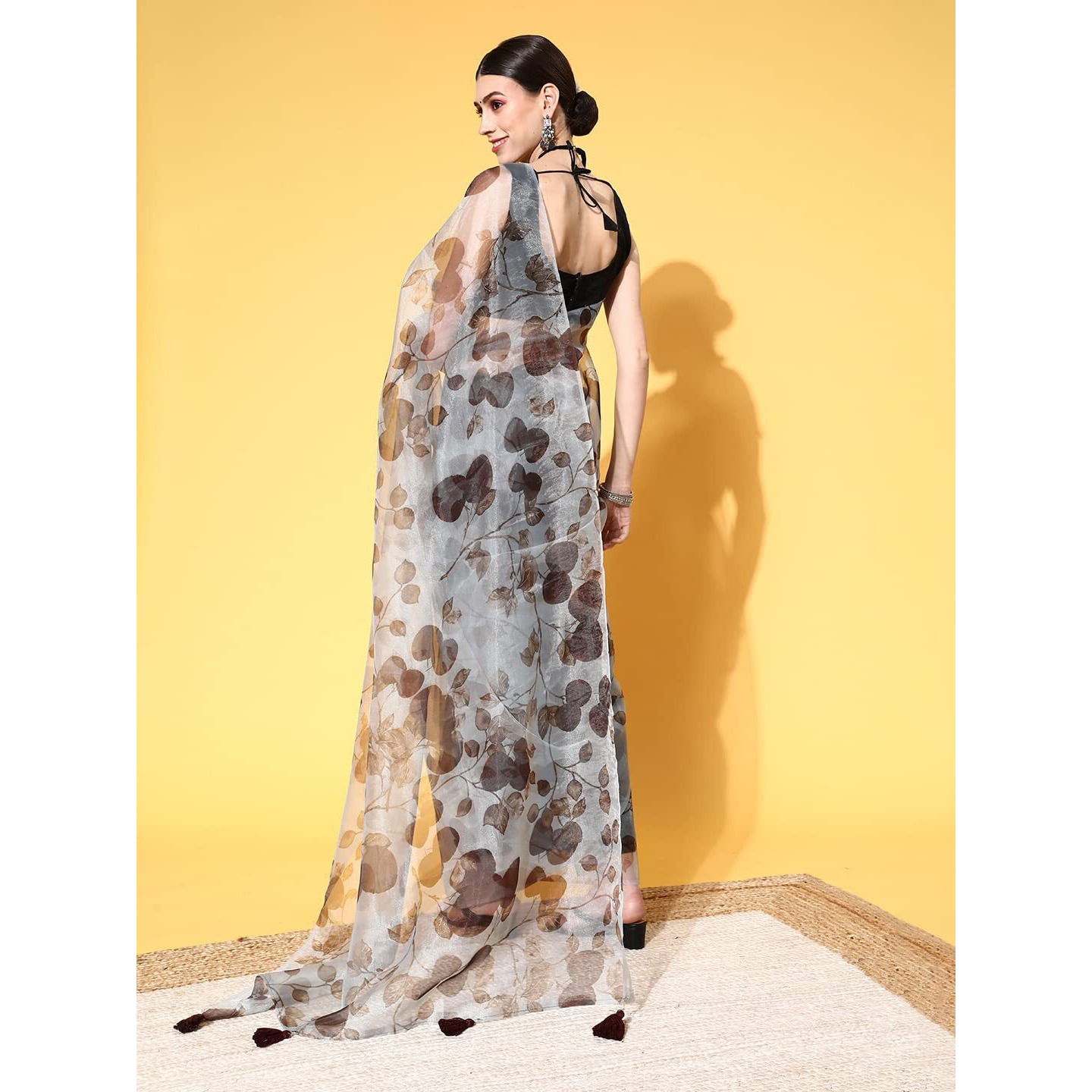 Blissta Womens Grey Organza Printed Saree With Unstitched Blouse Piece