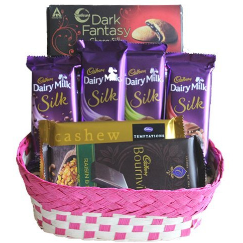 SFU E Com Chocolate Gift Basket Hamper | Gift For Holi, Rakhi, Diwali, Anniversary, Birthday, Christmas, Valentine, Her, Him | Assorted Chocolate Gift | 200 Gram