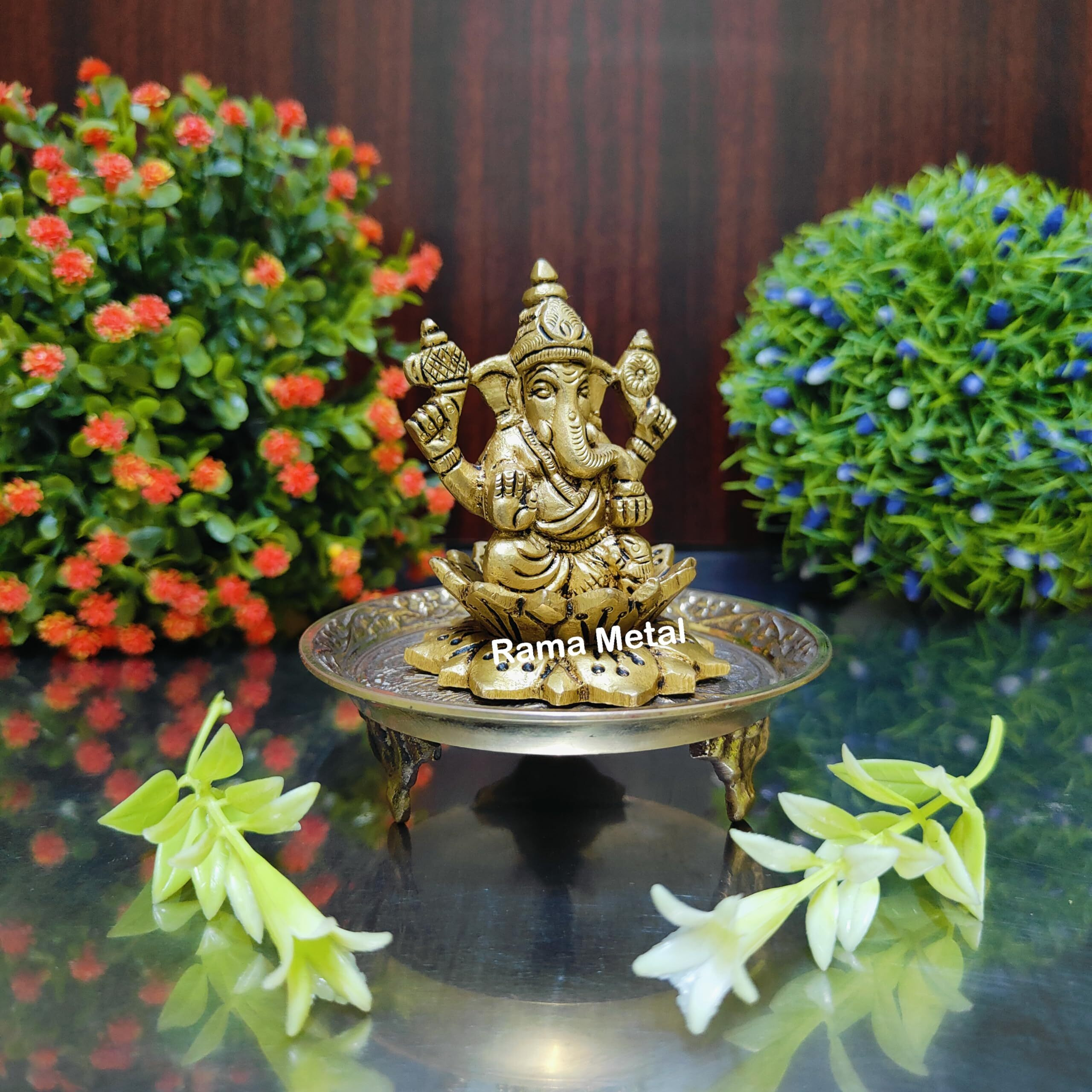 RAMA METAL BRASS GANESH IDOL AND MUKALI STAND