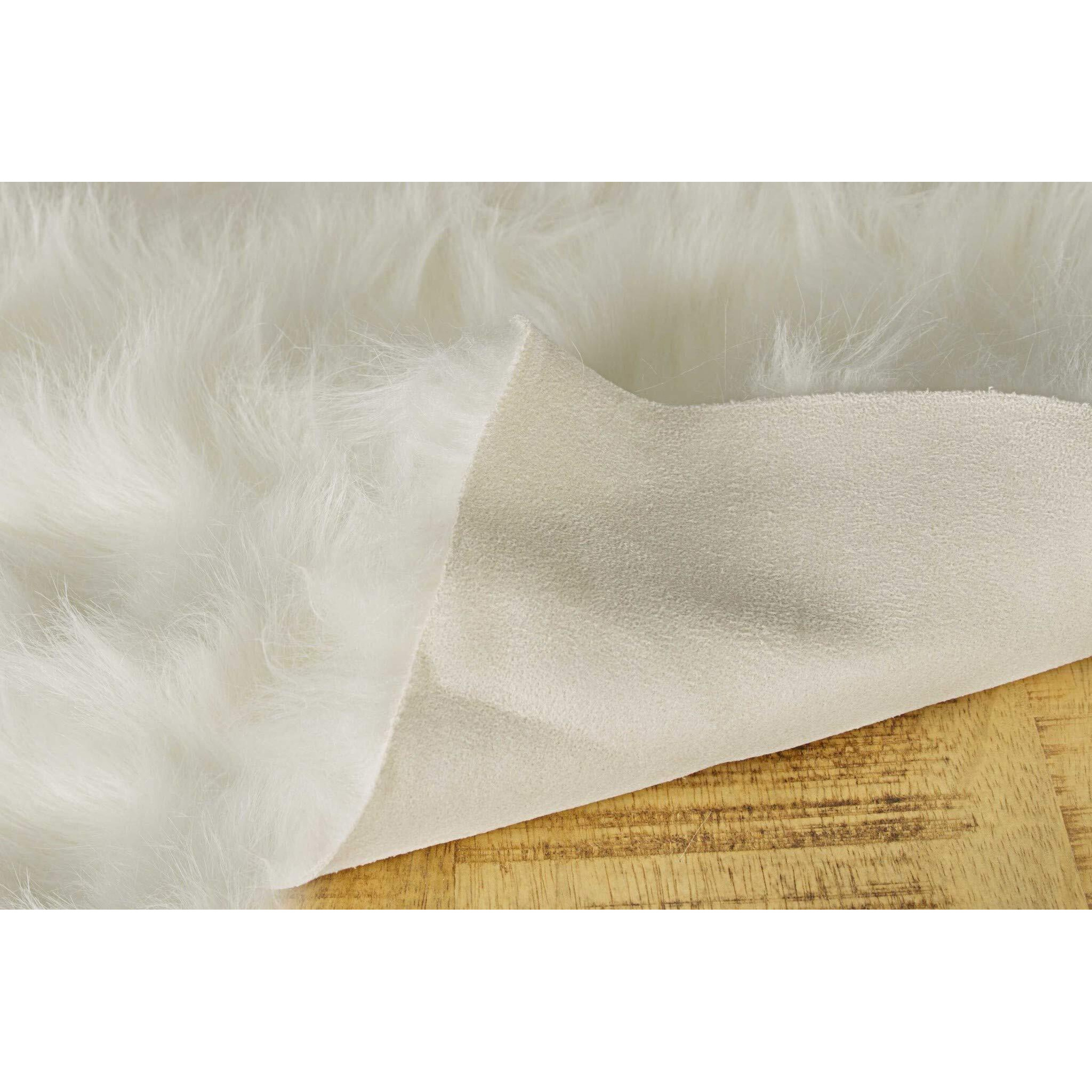 HomeRoots Decor 5' X 6' X 1.5' Off White Quattro Faux Sheepskin Area Rug