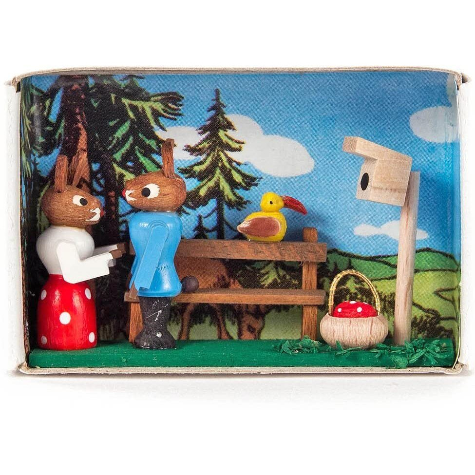 Alexander Taron 028-061 DREGENO Matchbox-Bunny Couple in A Park, Blue