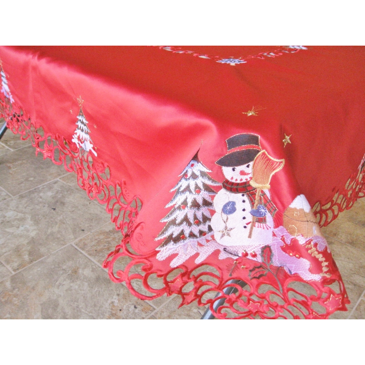 Sinobrite H8508-68x104 68 x 104 in. Snowman on Red Fabric Tablecloth