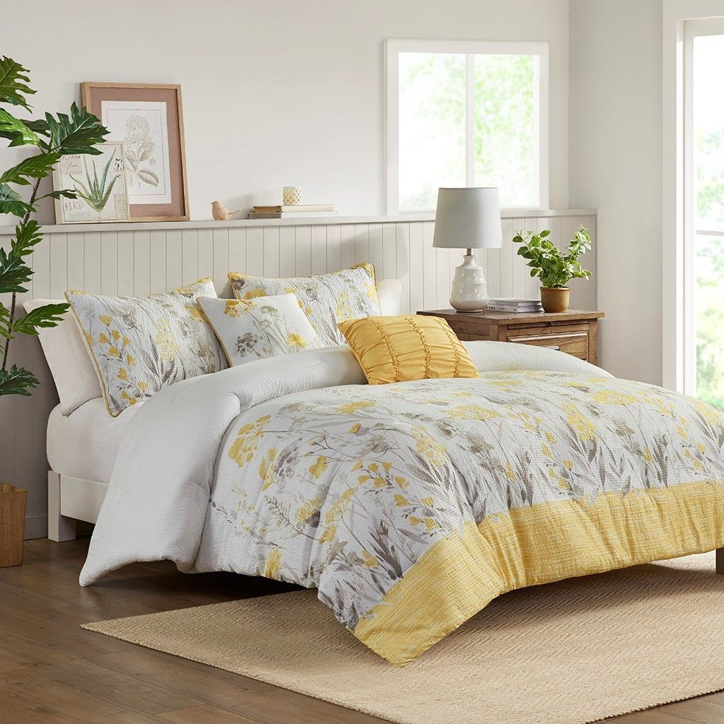 5 Piece Seersucker Comforter Set with Throw Pillows